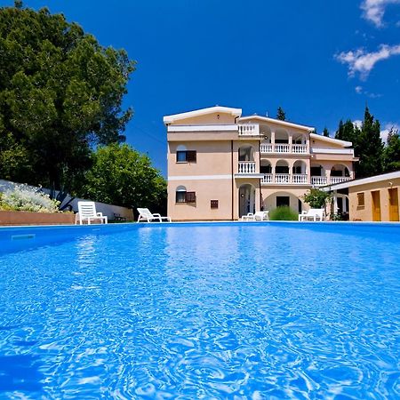 Sun Palace Residence Premantura Exterior photo