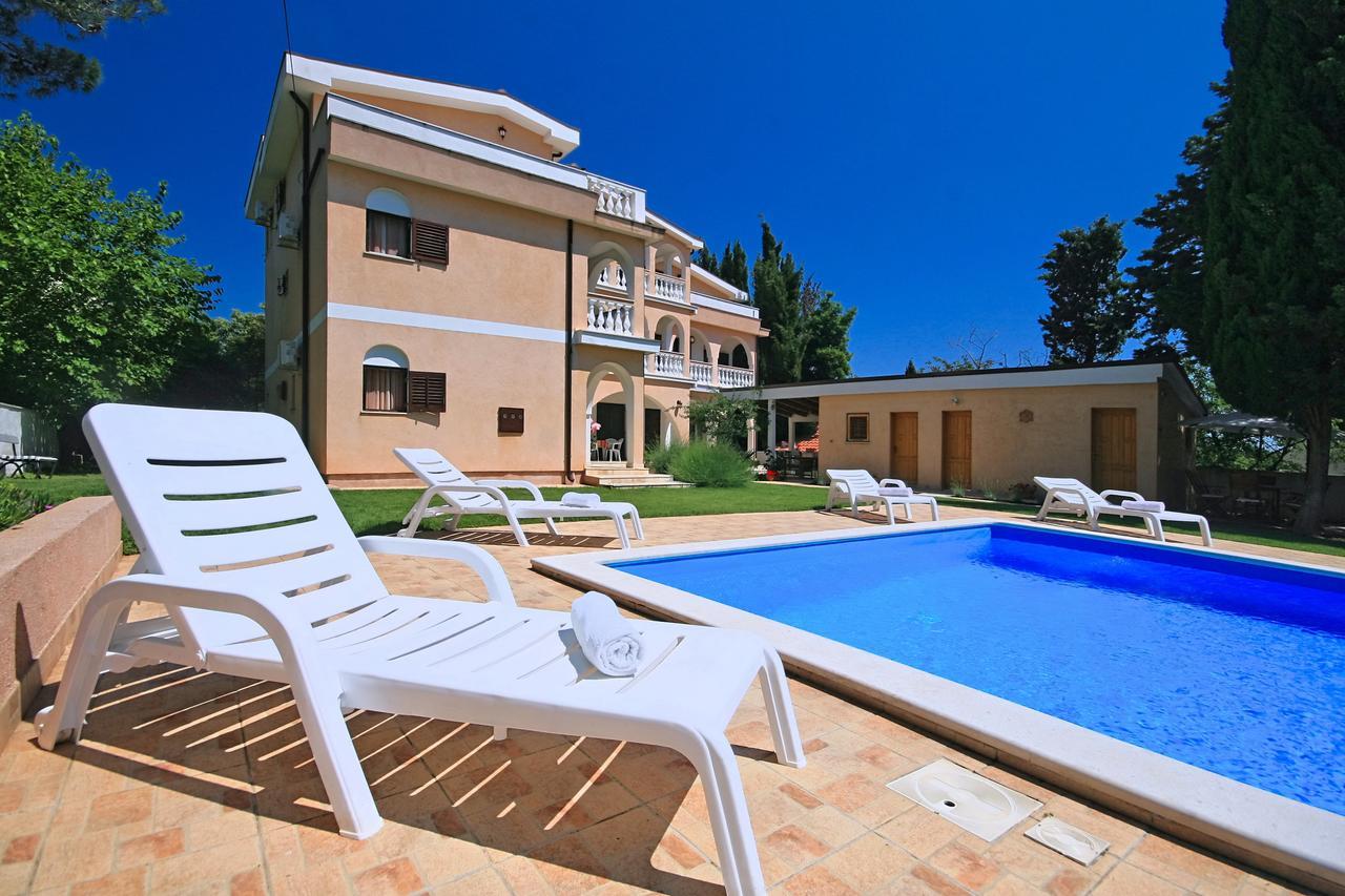 Sun Palace Residence Premantura Exterior photo