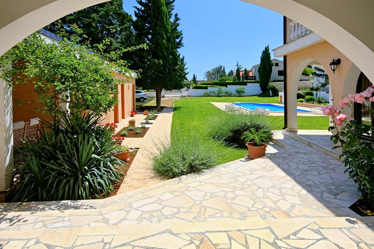 Sun Palace Residence Premantura Exterior photo