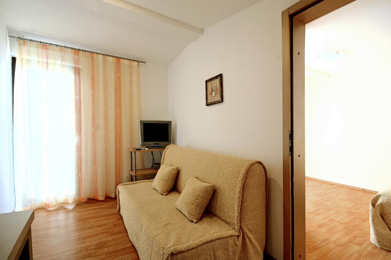 Sun Palace Residence Premantura Exterior photo