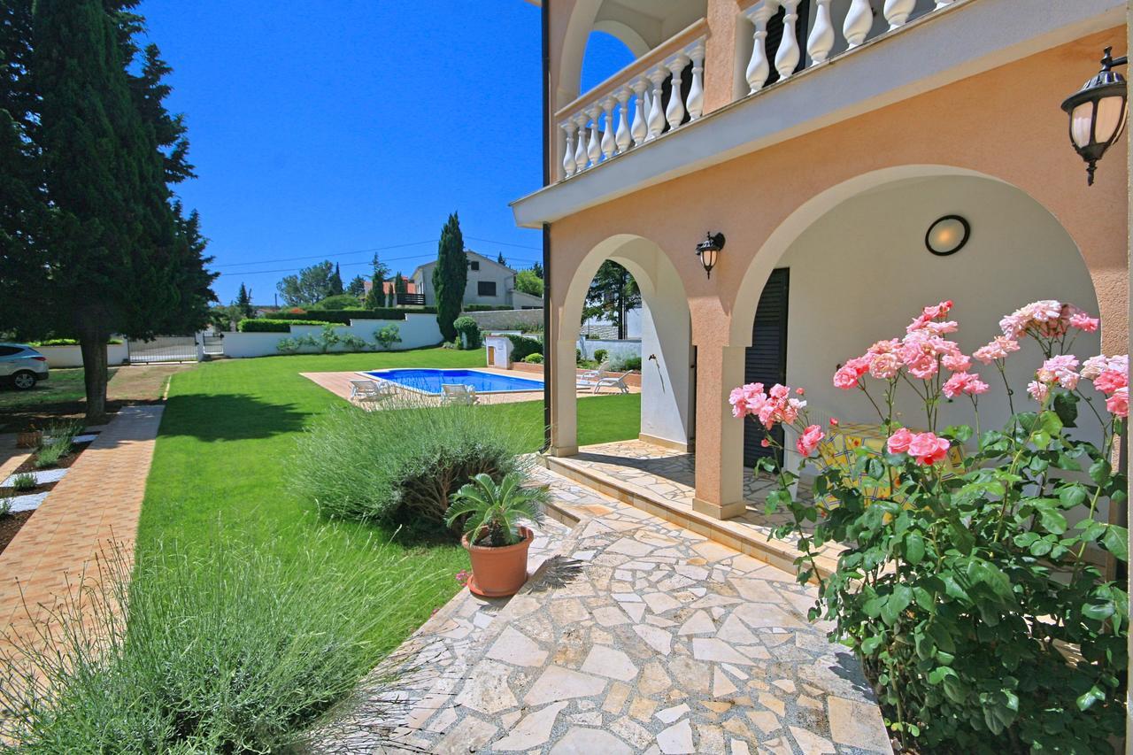 Sun Palace Residence Premantura Exterior photo