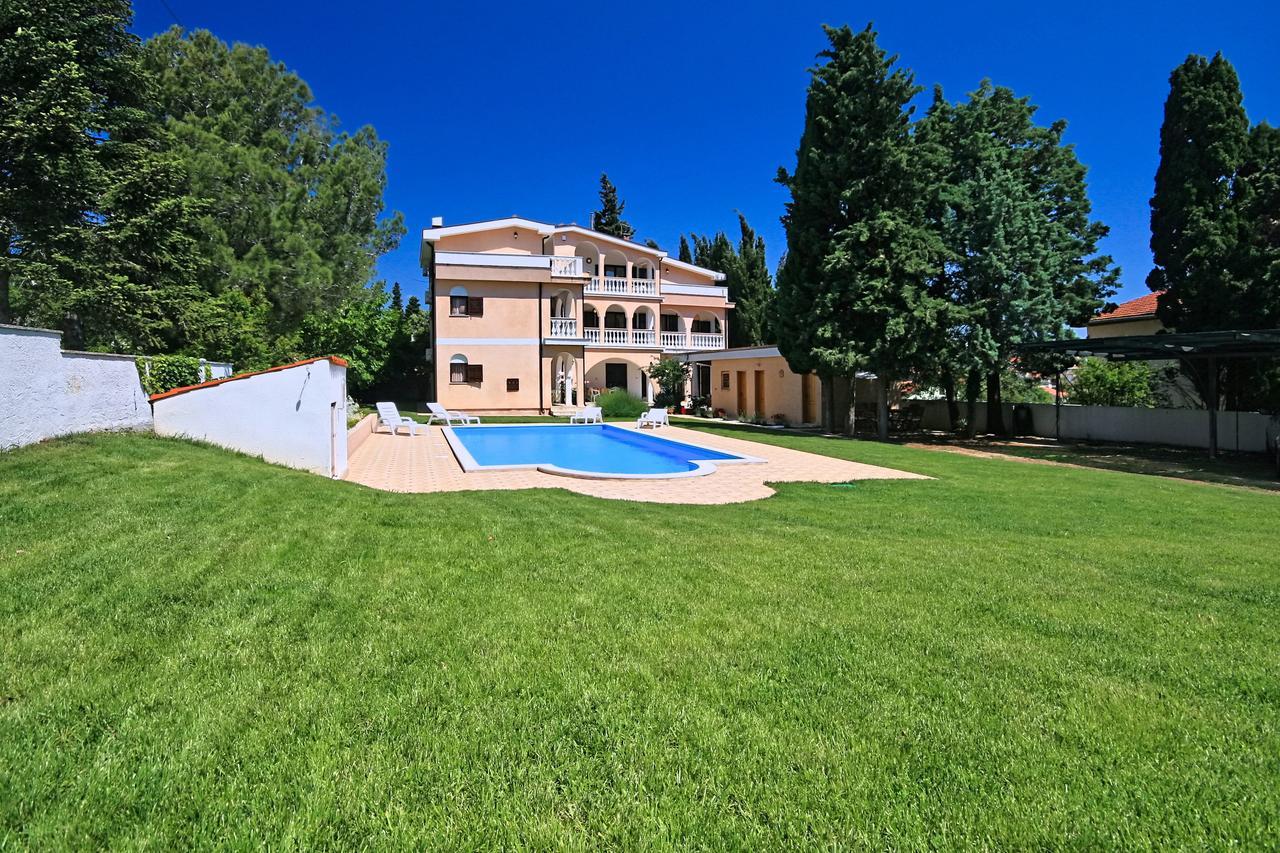 Sun Palace Residence Premantura Exterior photo