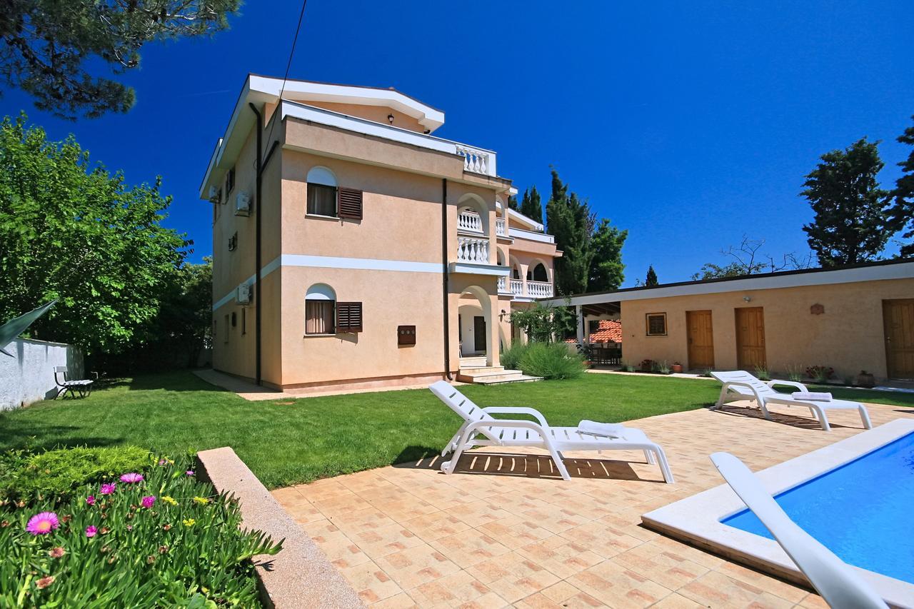 Sun Palace Residence Premantura Exterior photo