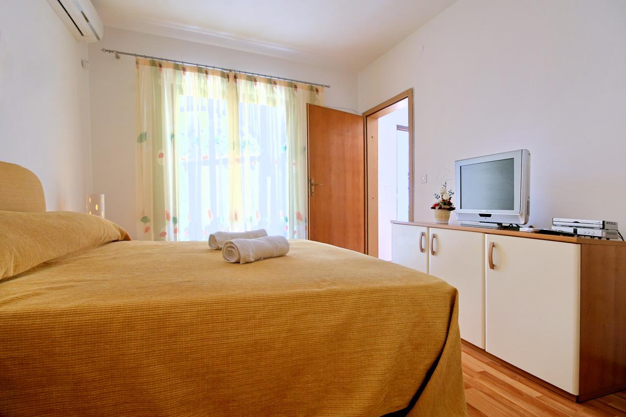 Sun Palace Residence Premantura Exterior photo