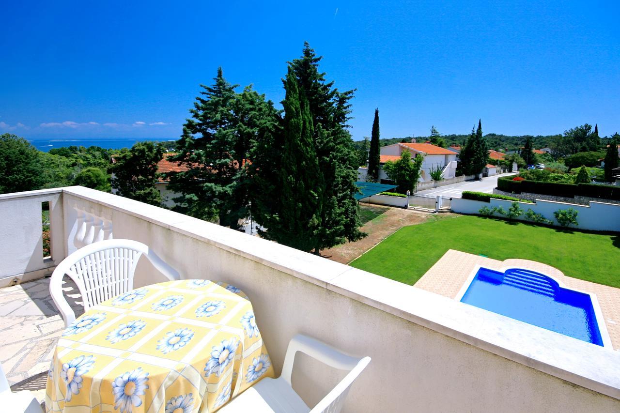 Sun Palace Residence Premantura Exterior photo