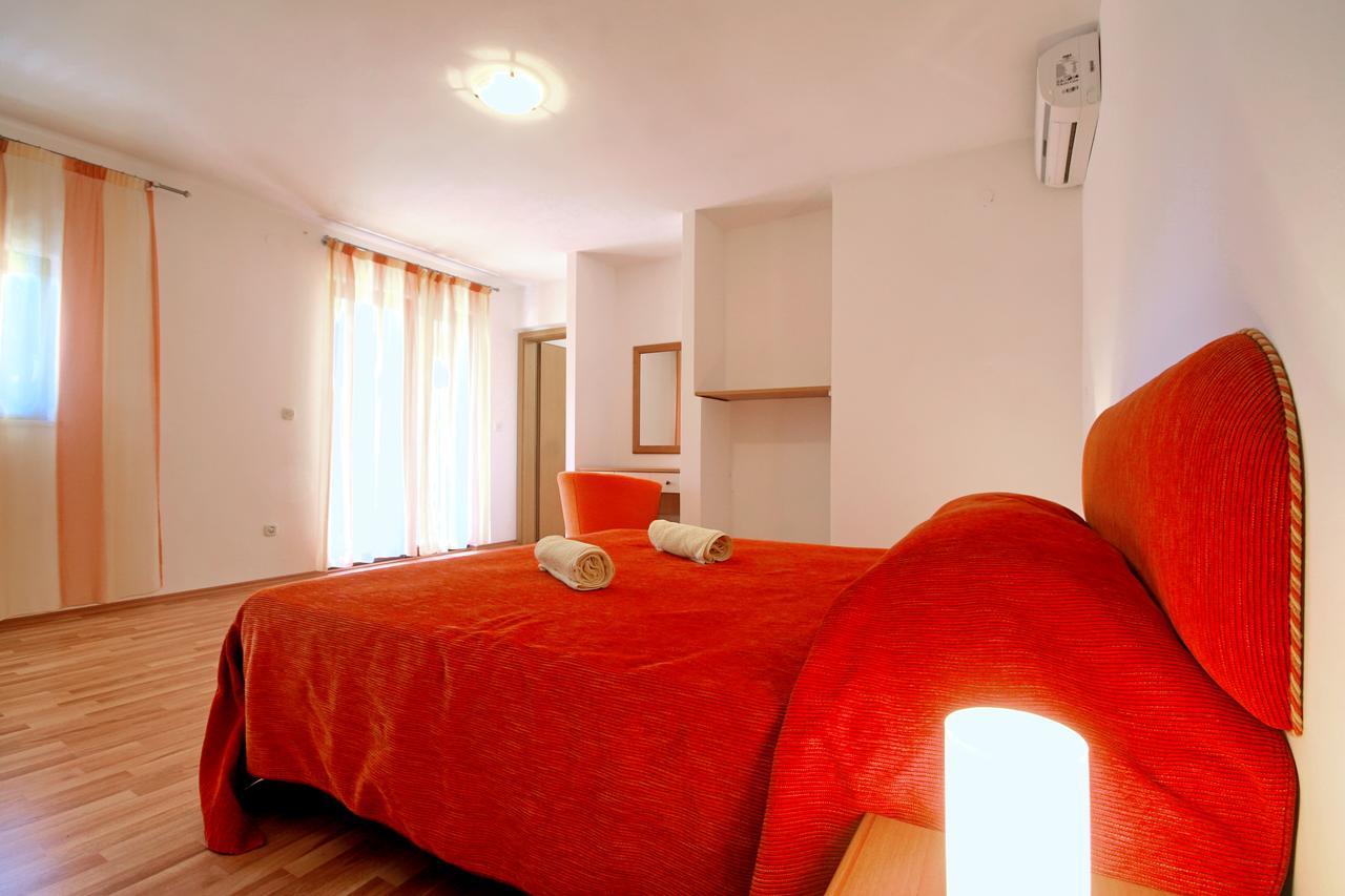 Sun Palace Residence Premantura Exterior photo
