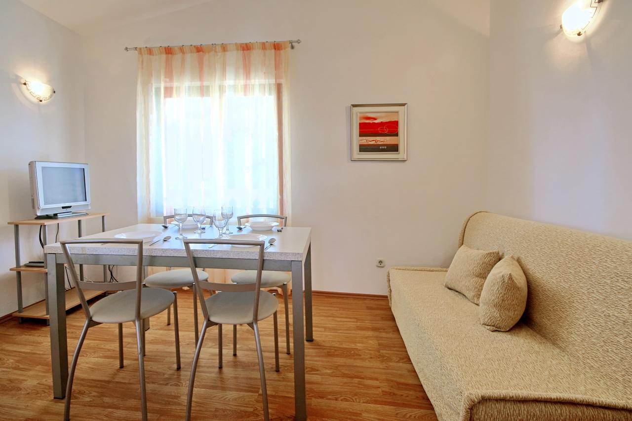 Sun Palace Residence Premantura Exterior photo