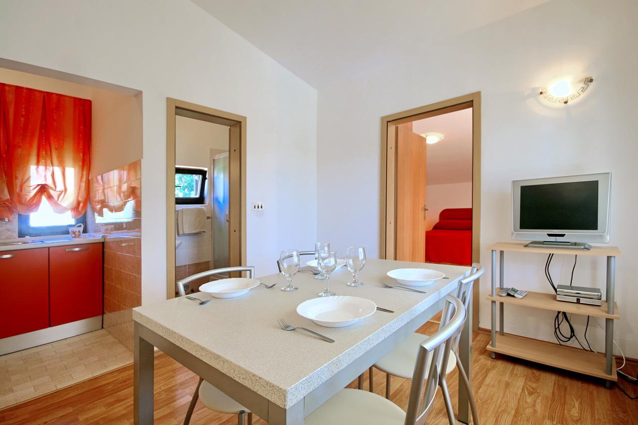 Sun Palace Residence Premantura Exterior photo